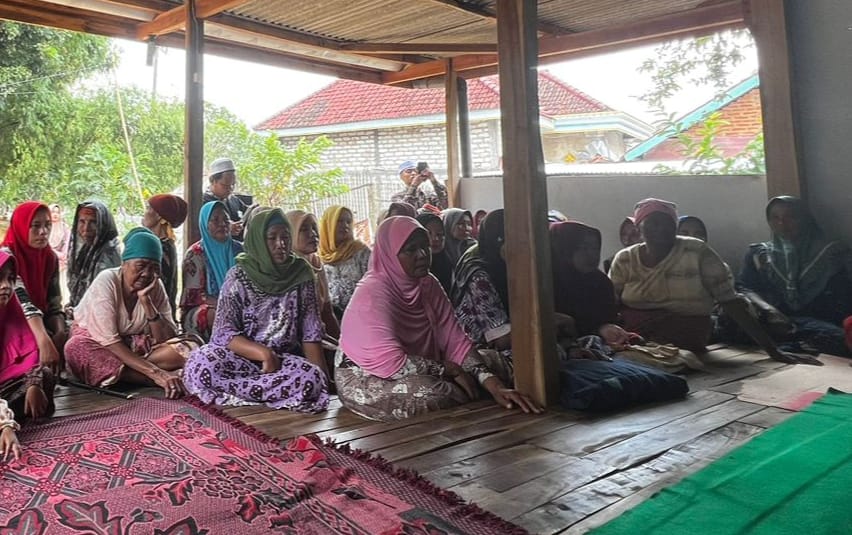 Kak Achmadi Terima Keluhan Warga Soal Pupuk Langka dan Lapangan&nbsp;Pekerjaan