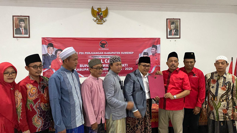 Diantar Sejumlah Kiai, KH. Qusyairi Zaini Daftar Bacawabup Sumenep di PDI Perjuangan