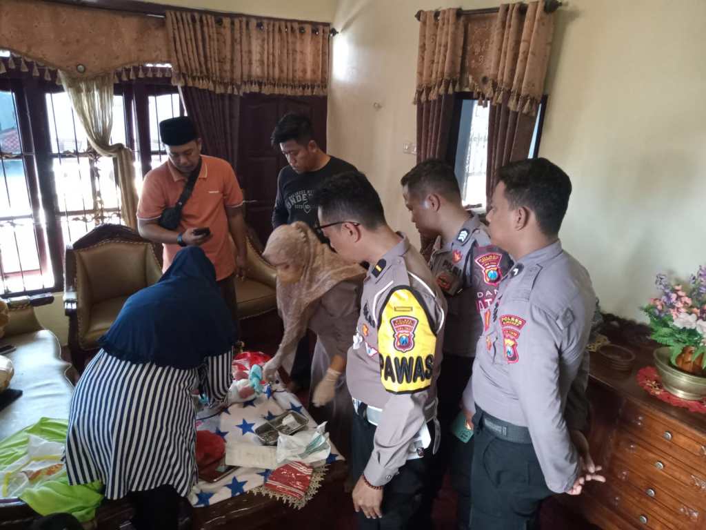 Bikin Geger, Begini Kronologi Penemuan Bayi Perempuan di&nbsp;Sumenep