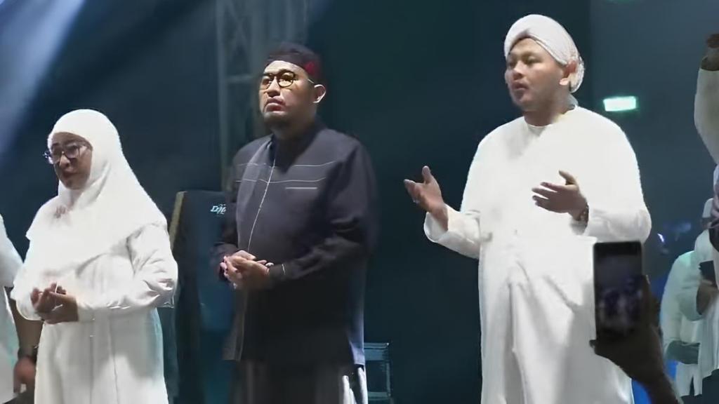 Bupati Fauzi Ajak Ribuan Warga Sumenep Bersalawat: Menunjukkan Rasa Cinta Kita pada Rasulullah