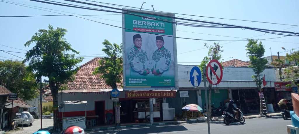 Billboard Ra Baqir-Taufadi Hiasi Kota Pamekasan