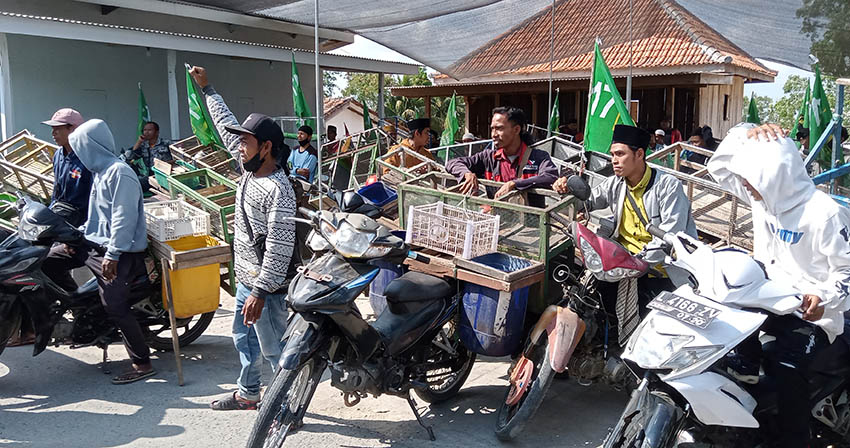 Ratusan Pedagang Sayur Deklarasi Dukung Paslon Berbakti di Pilkada Pamekasan