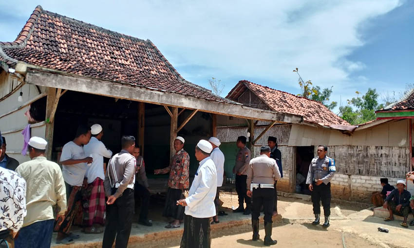 Kena Serempet Kendaraan Dinas Polri, Warga Sampang Meninggal Dunia